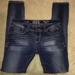 BUCKLE “Black” Skinny Jeans!